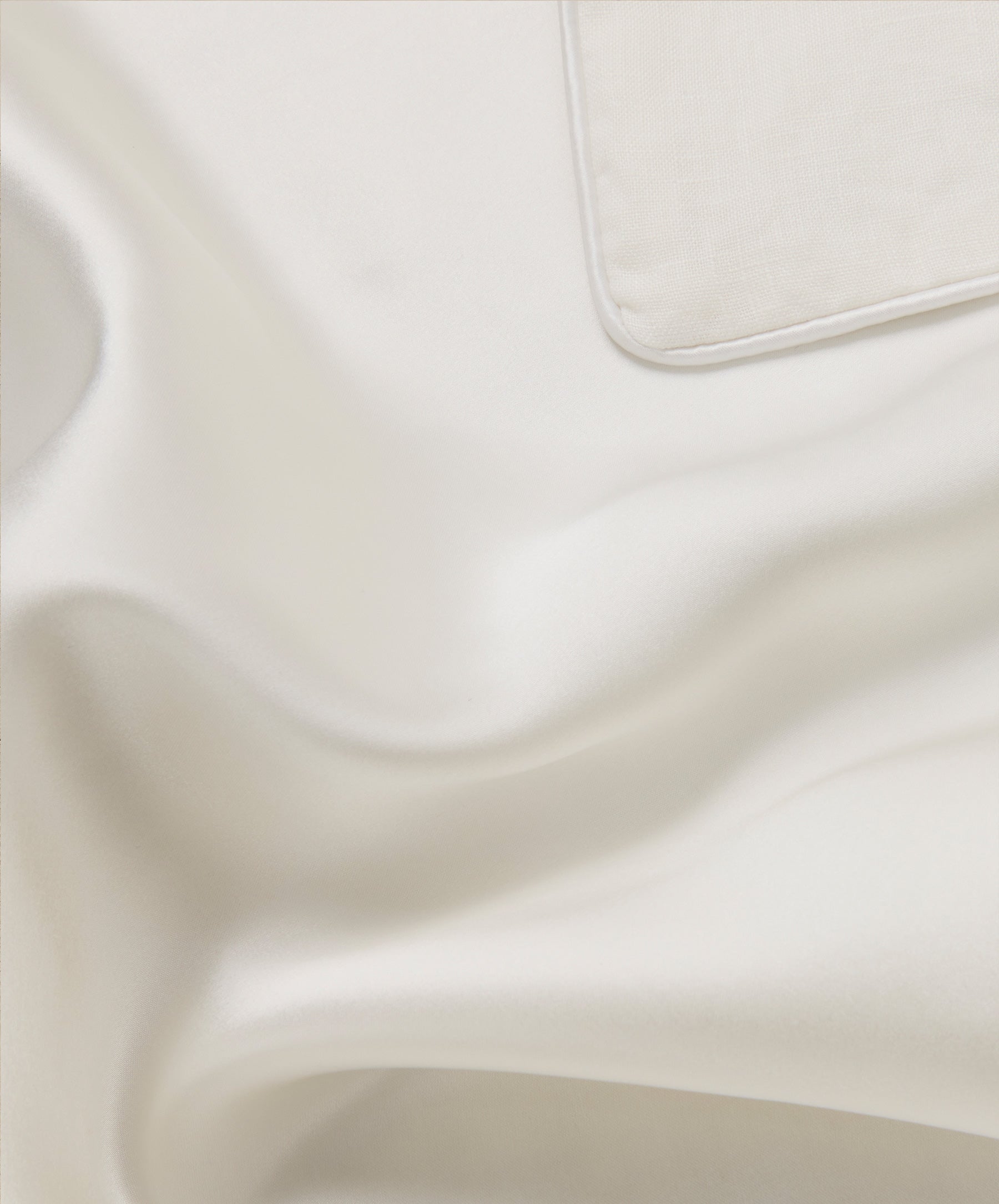 Piped Silk Linen Pillowcase Pair in Ivory - Image 5